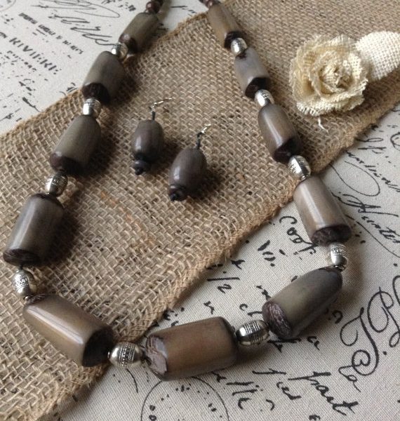 GRAY BIG BOLD CHUNKY TAGUA NECKLACE AND EARRING SET