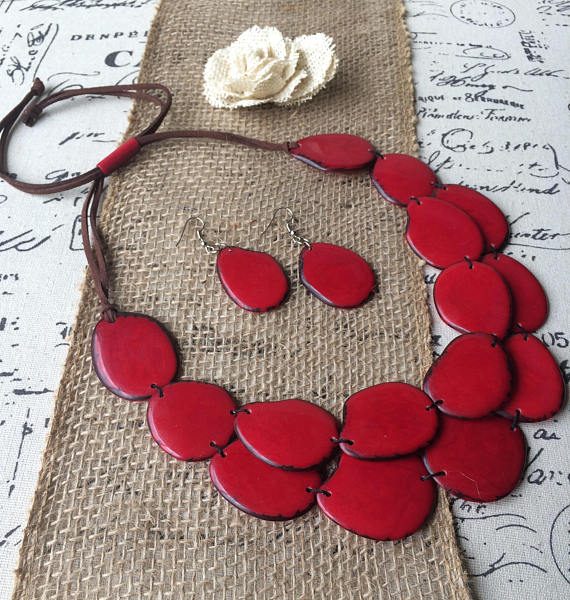 RED STATEMENT LAYERED NECKLACE AND EARRINGS SET