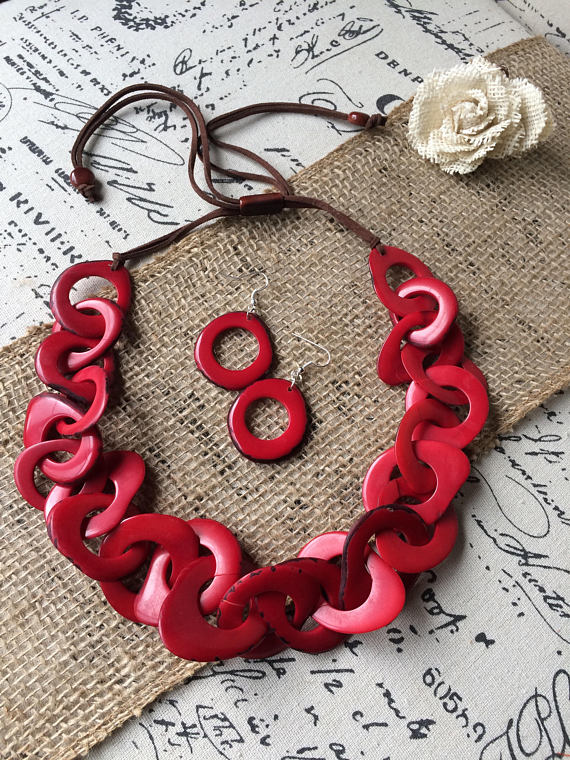 RED NECKLACE AND EARRINGS SET