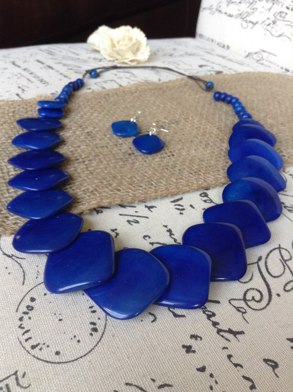 Organic Necklace Set Details about   Blue Tagua Nut Necklace and Earrings Set TAG501