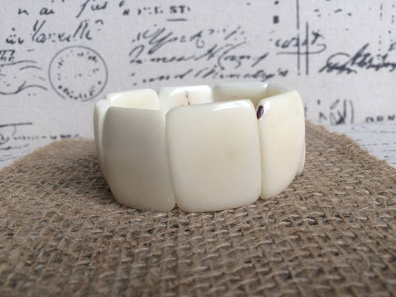 TAGUA NUT WHITE STATEMENT BRACELET