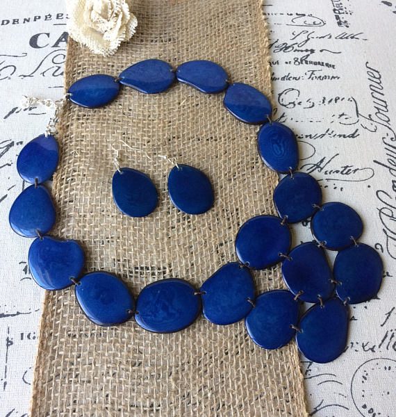 BLUE NECKLACE MADE OF ECO FRIENDLY TAGUA