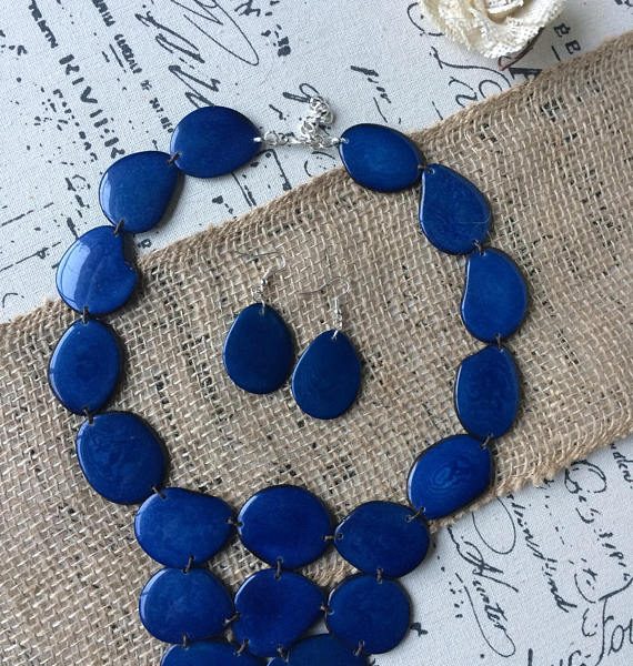 BLUE NECKLACE MADE OF ECO FRIENDLY TAGUA