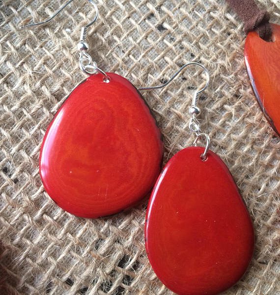 BURNT ORANGE AND RED TRIPLE LAYERED NECKLACE AND EARRINGS SET