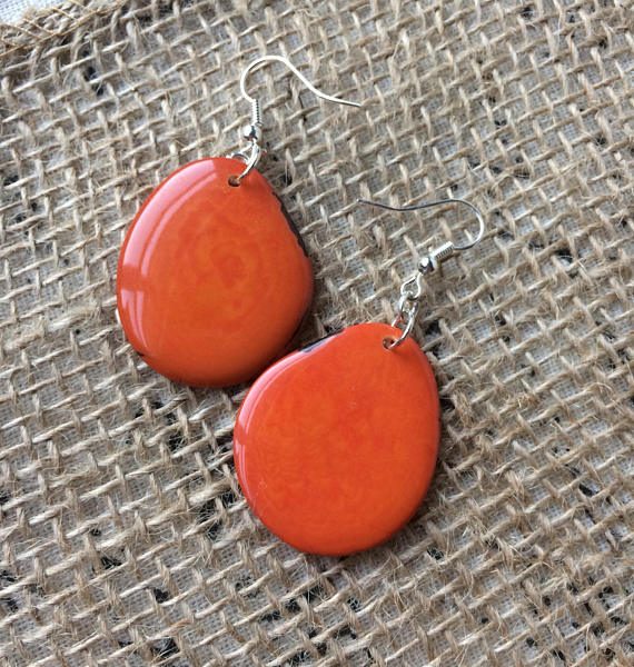 ORANGE NECKLACE MADE OF ECO FRIENDLY TAGUA