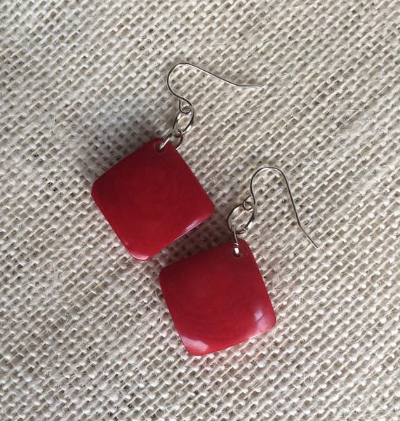 RED TAGUA EARRINGS