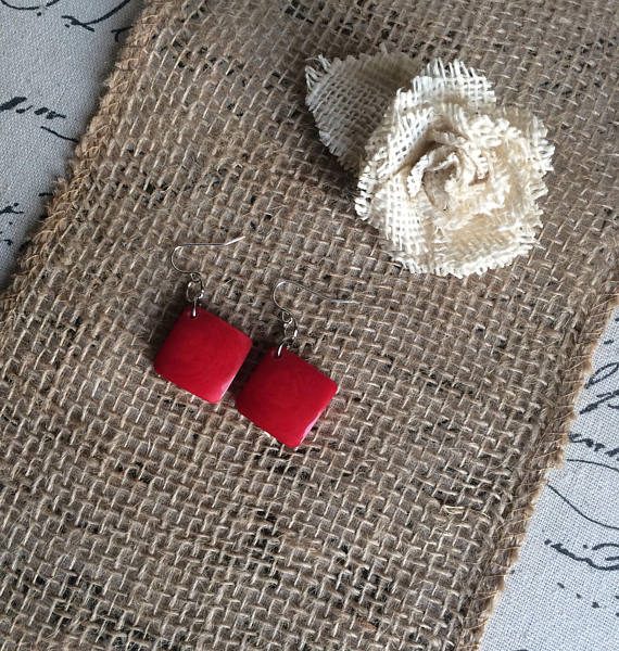 RED TAGUA EARRINGS